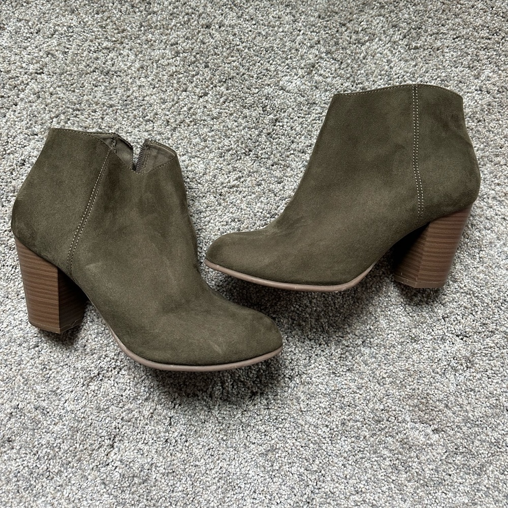 Old Navy Green Suede Booties